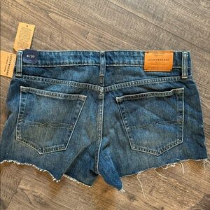 Lucky brand shorts 4/27